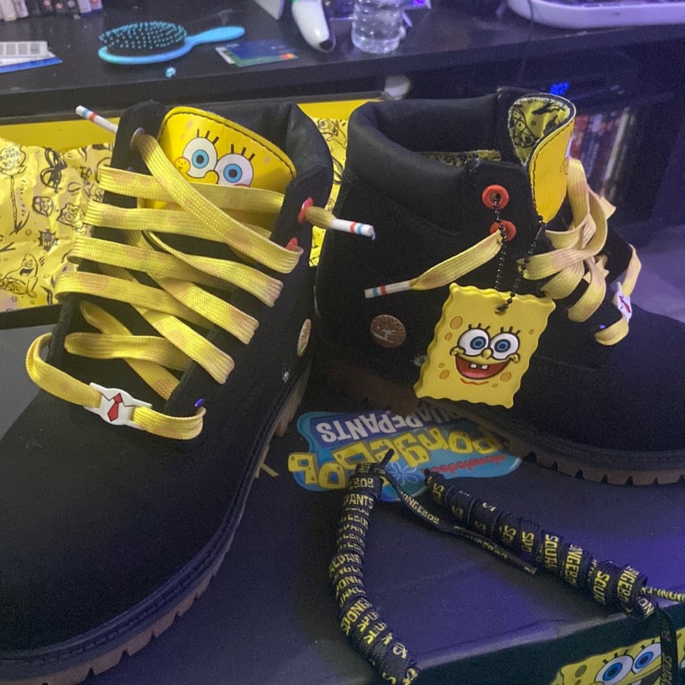 SPONGEBOB TIMBERLAND BOOTS GREAT CONDITION